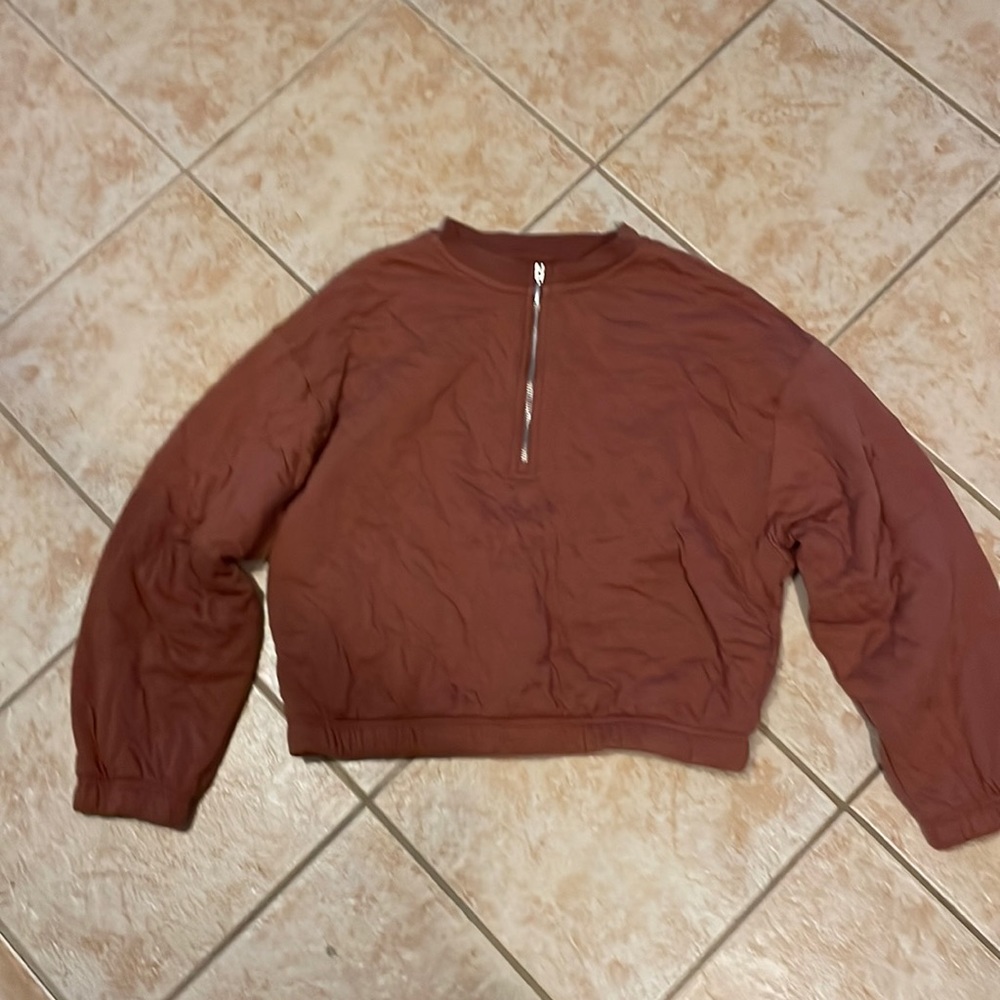 Quilted cropped length pullover - Size Medium